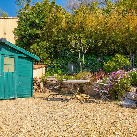 Semesterbostad La Petite Maison Jaune