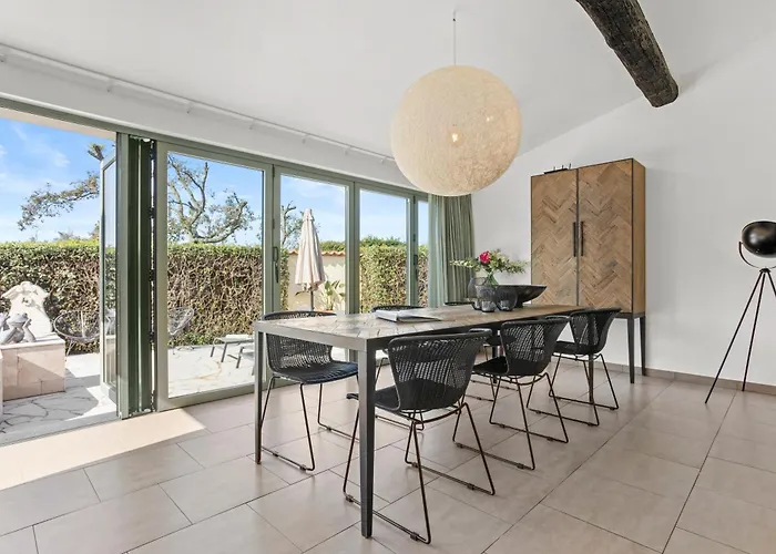 La Petite Maison Jaune Hébergement de vacances Grimaud