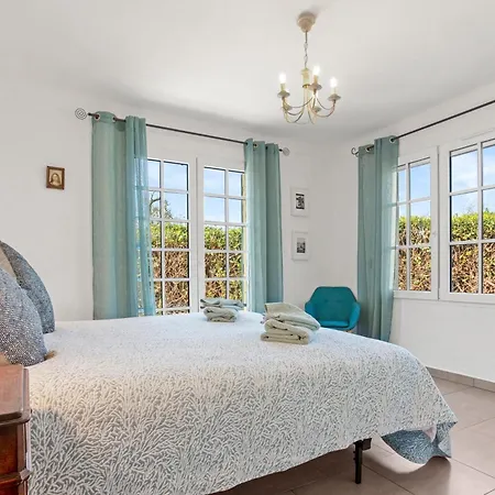 La Petite Maison Jaune